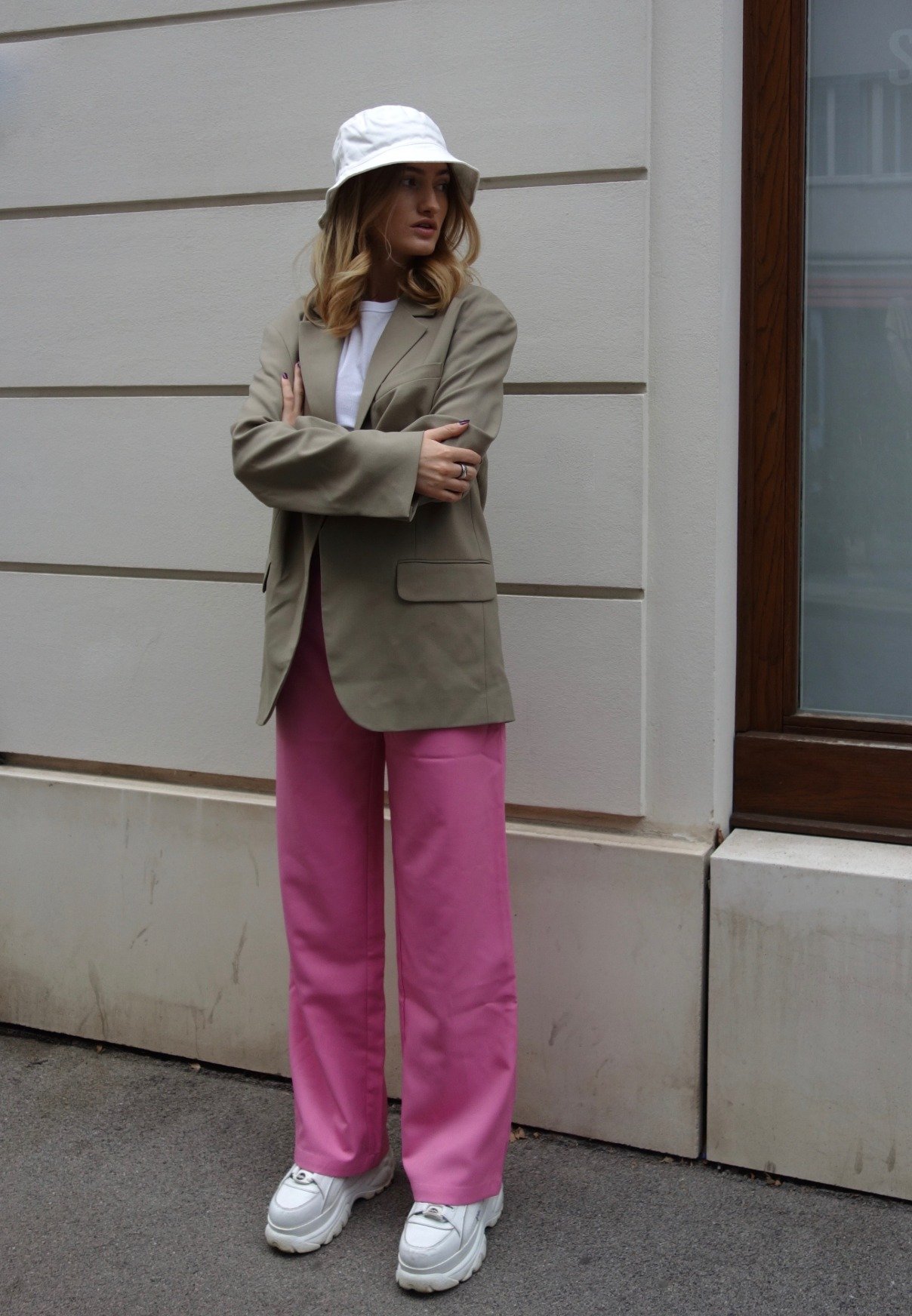 Pantaloni da donna YAS in promozione su Zalando