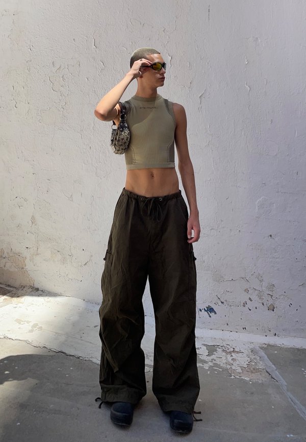 Jaded London OVERSIZED PARACHUTE PANTS Pantaloni cargo khaki/cachi Zalando.it
