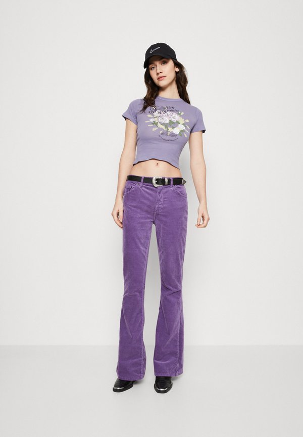 BDG Urban Outfitters PEONIES BABY Tshirt med print lilac/syren