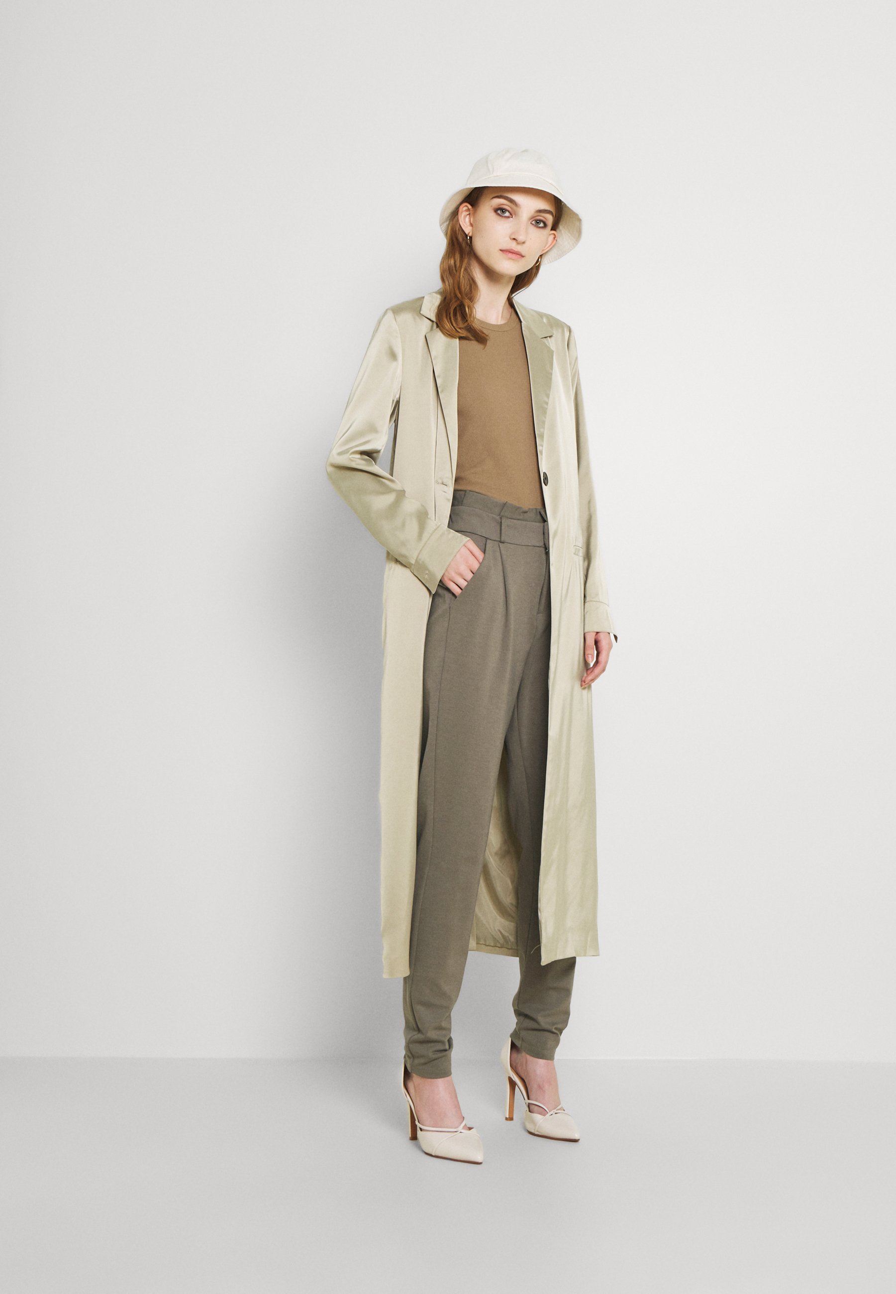 Vero Moda VMEVA LOOSE PAPERBAG PANT - Broek - black/zwart