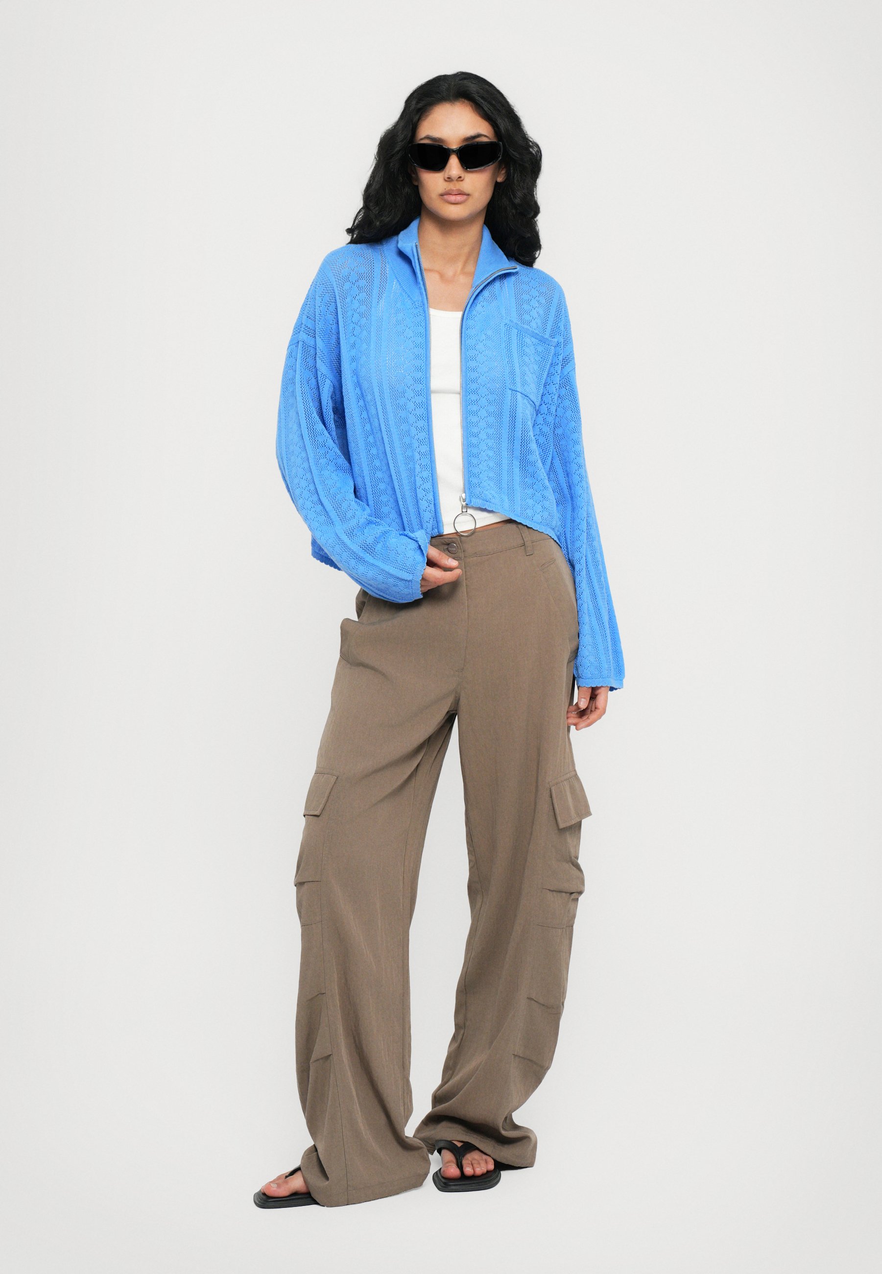 売れ筋商品|||ミスビヘイブ ニット&セーター レディース アウター MONOGRAM COQUETTE BOLERO - Cardigan - blue MISBHV MONOGRAM COQUETTE BOLERO - Cardigan - blue/light blue