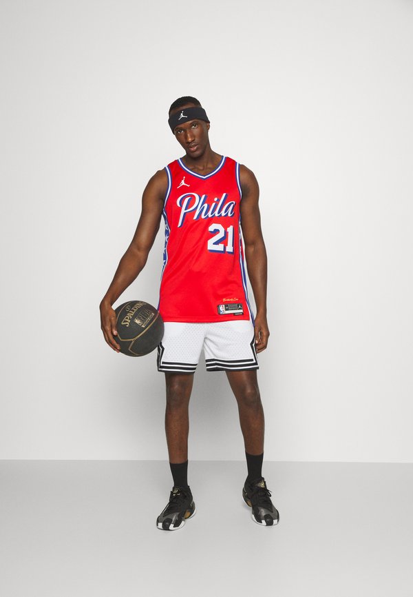 jordan con pantaloncini