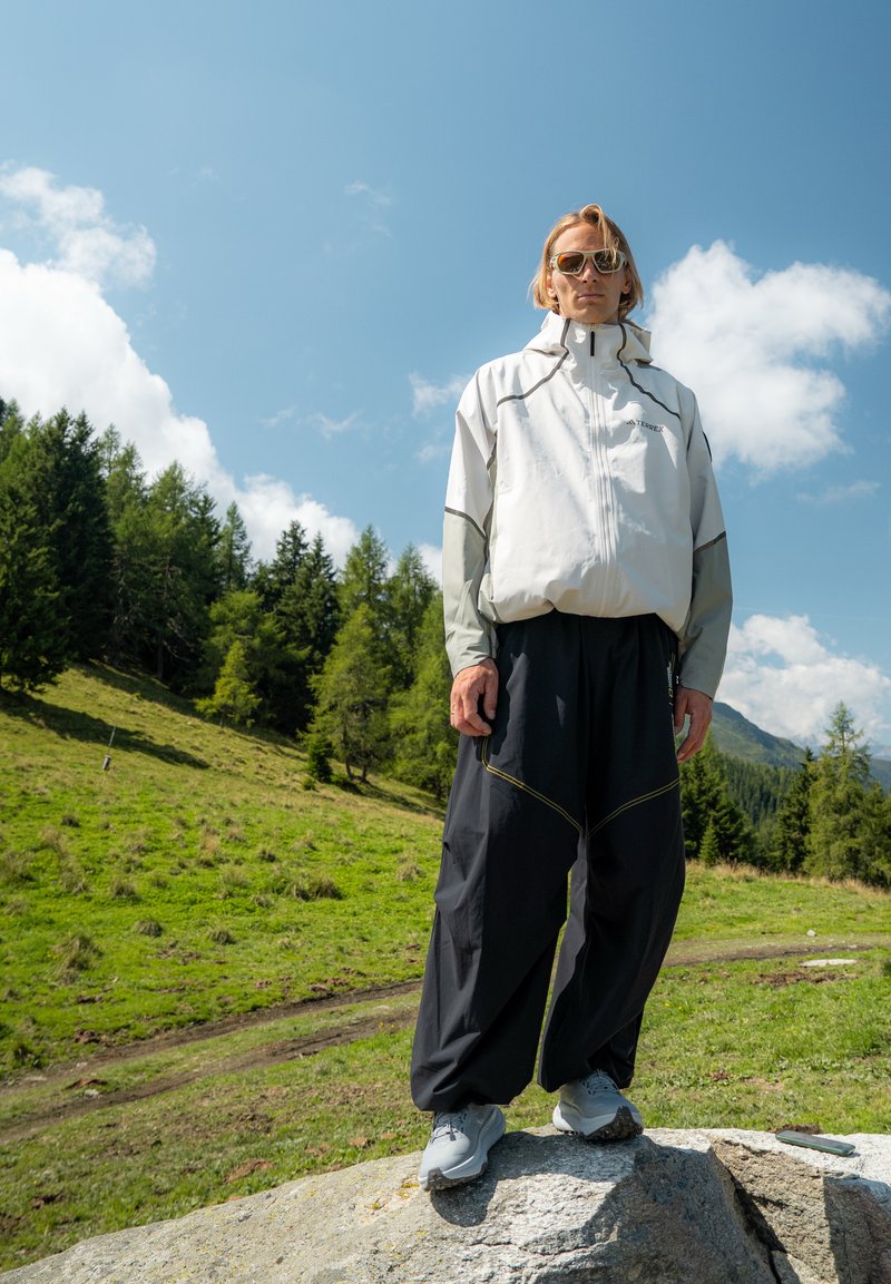 flo_corzelius