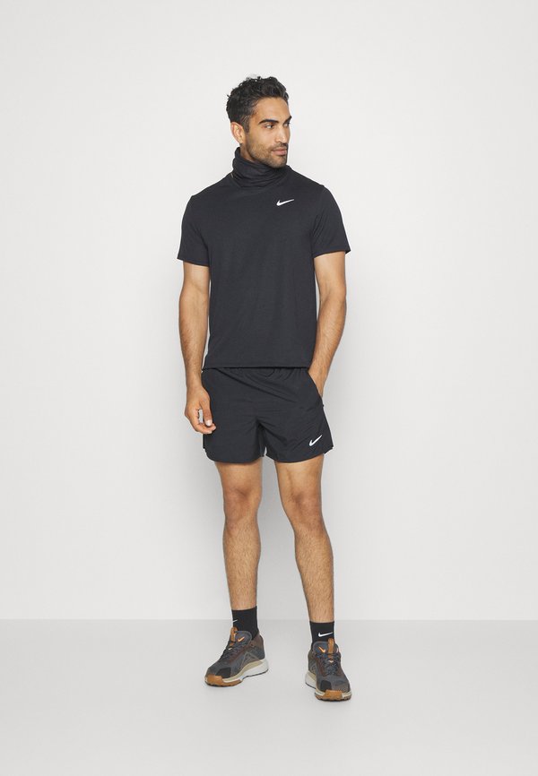 Nike Performance MILER Sport TShirt black/silver/schwarz Zalando.de