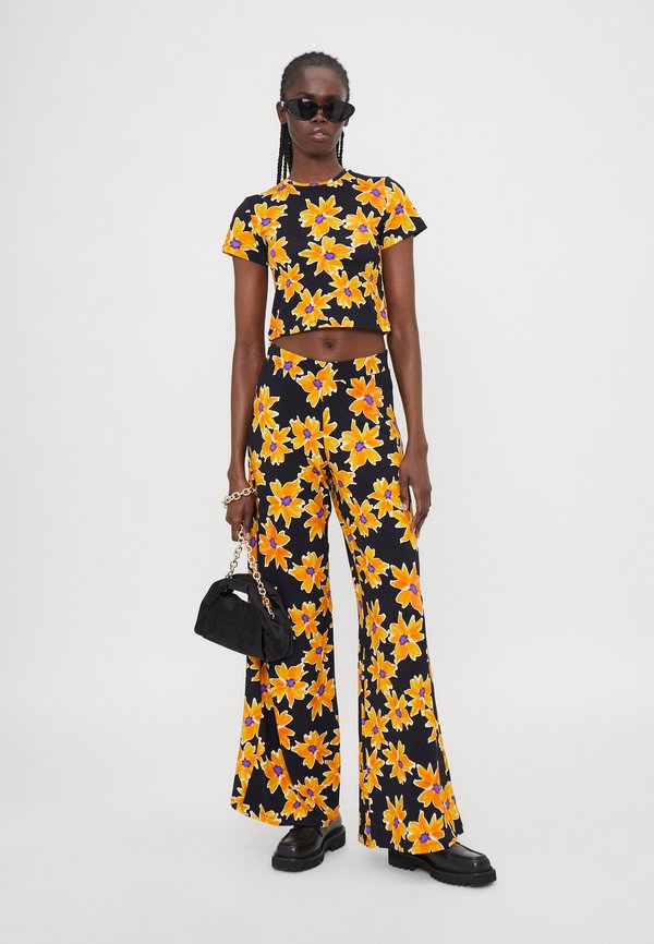 Gucci Sunglasses black Zalando