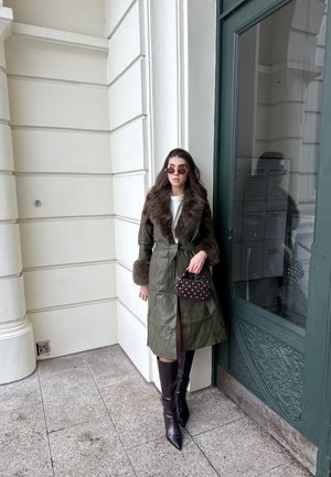 Cravate en soie Hermès Bleu en Soie - 63009544 Cravate en soie Hermès Bleu en Soie - 63009544