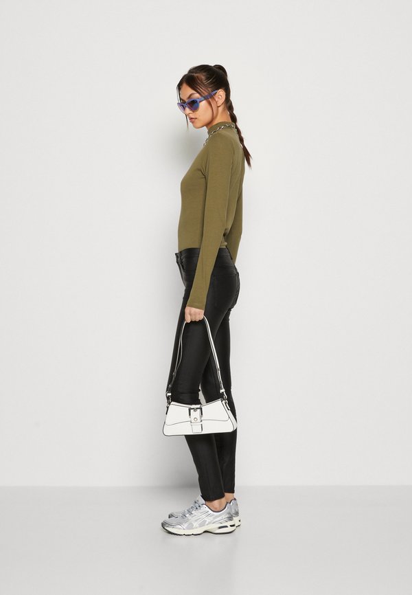 Guess CORDELIA FLAP SHOULDER Handbag white Zalando.ie