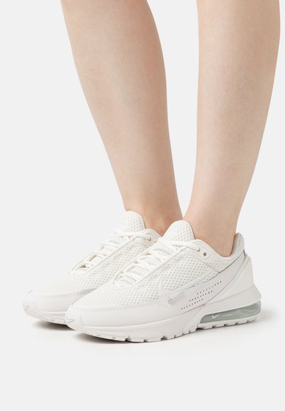 white nike max thea