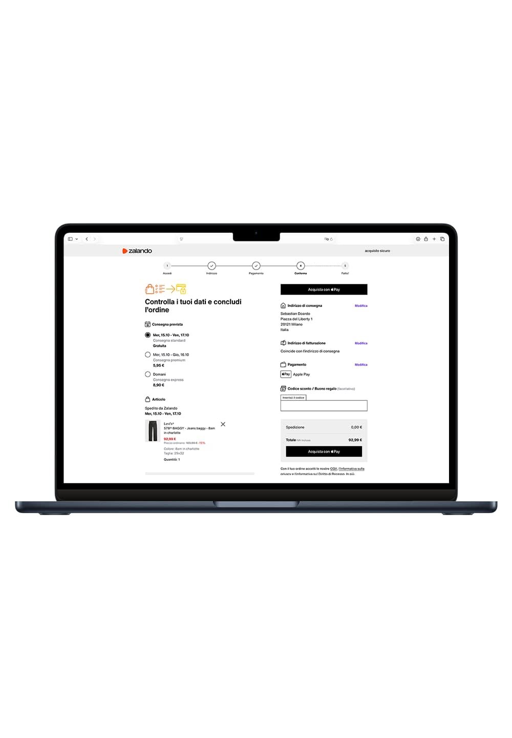 Laptop che visualizza una pagina di checkout di Zalando. Lo schermo mostra i dettagli del prodotto, le opzioni di spedizione e di pagamento con un layout pulito e colori neutri.