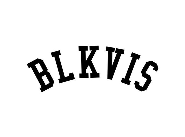 Zwarte tekst in vetgedrukte, hoofdletters leest "BLKVIS", gebogen op een witte achtergrond. Het lettertype is dik en blokachtig, zonder versieringen.