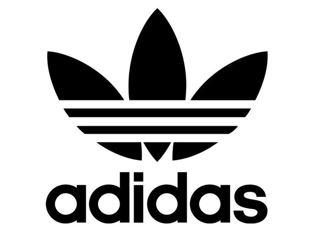 Zwart Adidas-logo met drie bladvormen boven het woord "adidas." Het ontwerp bevat dunne horizontale strepen en een vet lettertype.