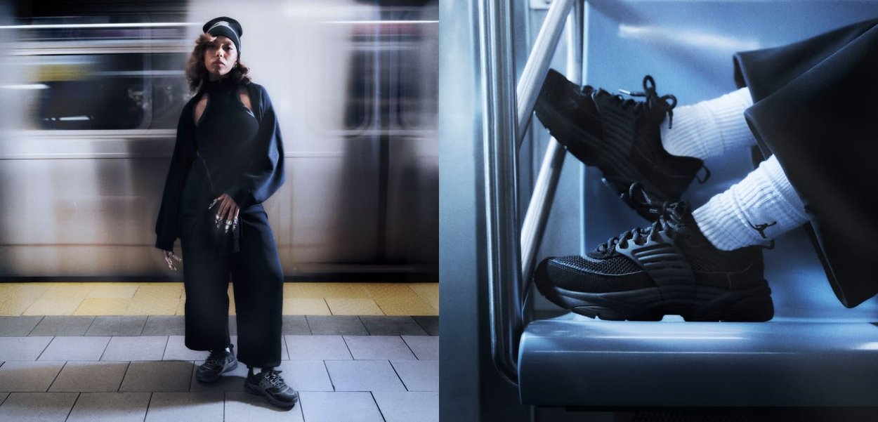 Femme en tenue sombre avec casquette se tient sur le quai du métro tandis qu'un train passe ; gros plan sur des baskets noires et des chaussettes blanches reposant sur un siège du métro.