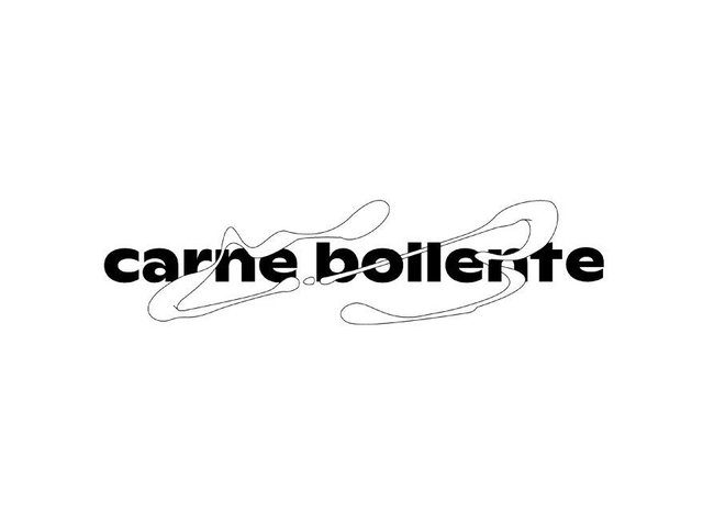 Gestileerd tekstlogo met "carne.boilerte" in vetgedrukt zwart lettertype, met vloeibare, witte lijnaccenten die een golvend ontwerp omlijnen.