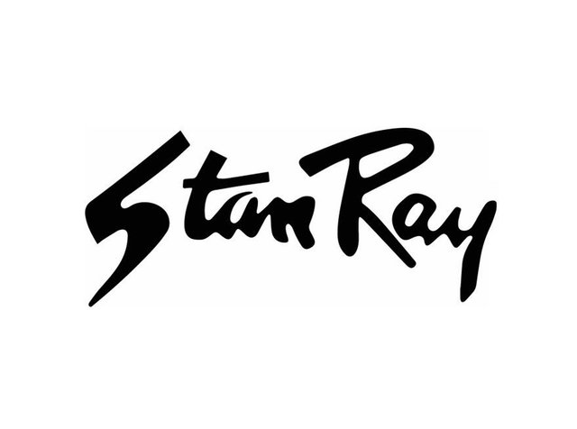 Zwart cursief logo met de tekst "Stan Ray," met dynamische lijnen en variërende diktes op een witte achtergrond.