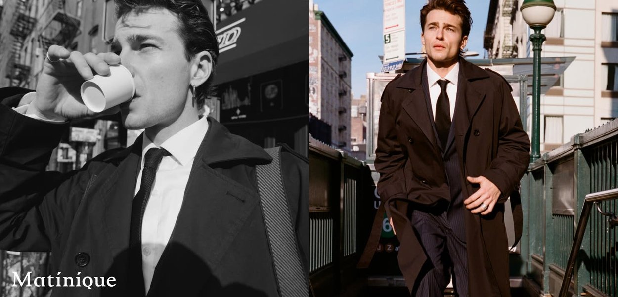 Mann in dunklem Trenchcoat und Anzug trinkt links Kaffee; derselbe Mann geht rechts in einer sonnigen urbanen Umgebung die U-Bahn-Treppe hinauf.