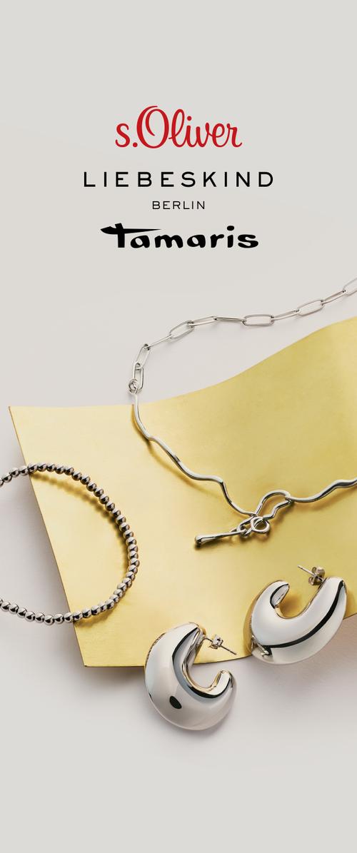 Collar de plata, pulsera de cuentas y pendientes grandes de aro de plata, exhibidos sobre una hoja amarilla con los logotipos de las marcas s.Oliver, Liebeskind y Tamaris arriba.