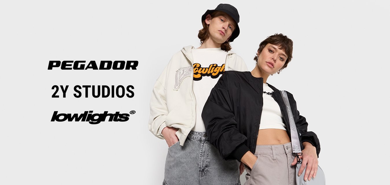 2Y Studios + LOW LIGHTS STUDIOS® + Pegador