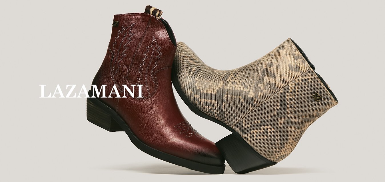 Dvě kotníkové boty vedle sebe: jedna tmavě červená kůže s prošitím, druhá béžová s hadím vzorem, obě nakloněné na podpatcích.