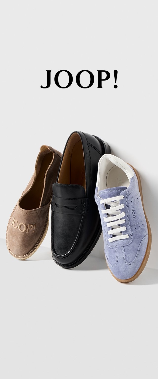 Drei Paar Schuhe: beige Wildleder Slipper mit 'JOOP!' Logo, schwarze Leder Loafer und blaue Wildledersneaker mit weißen Schnürsenkeln und Akzenten.