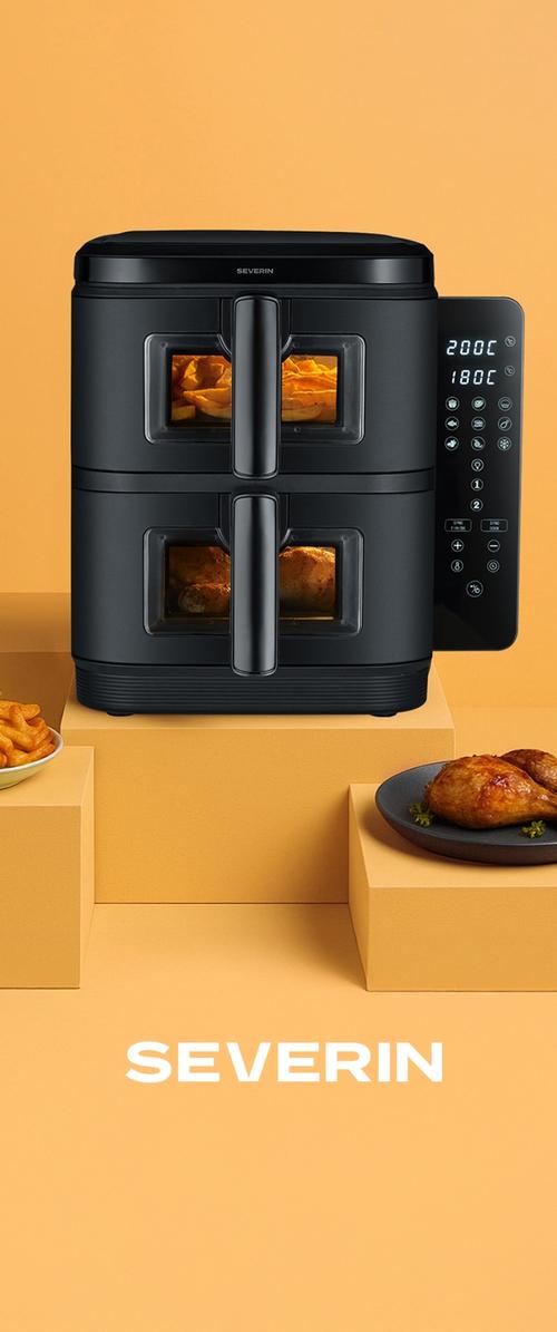 Schwarze Heißluftfritteuse mit gestapeltem Design, transparenten Fenstern, sichtbarem Essen im Inneren und einem digitalen Bedienfeld an der Seite. Text "SEVERIN" darunter.