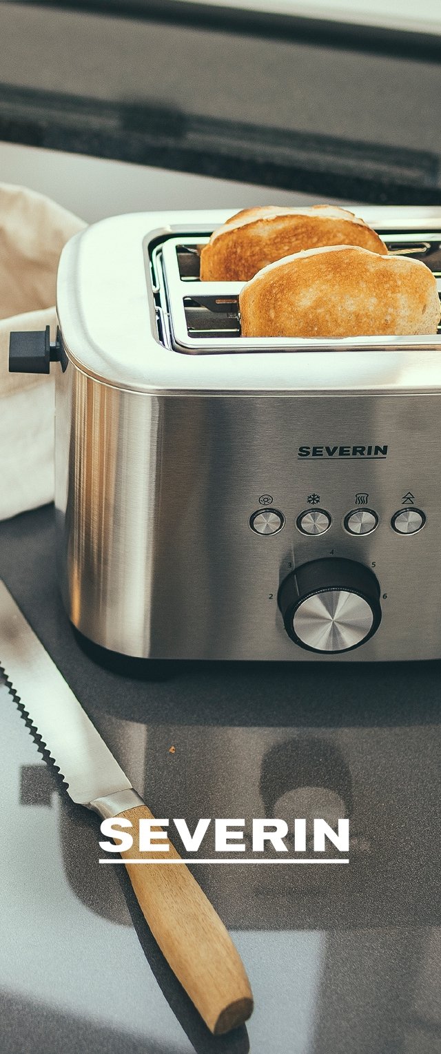 Edelstahl-Toaster mit zwei Schlitzen, hellbraunem Toast, fünf Bräunungseinstellungen und einem runden Drehknopf. Begleitet von einem gezackten Messer mit einem Holzgriff.