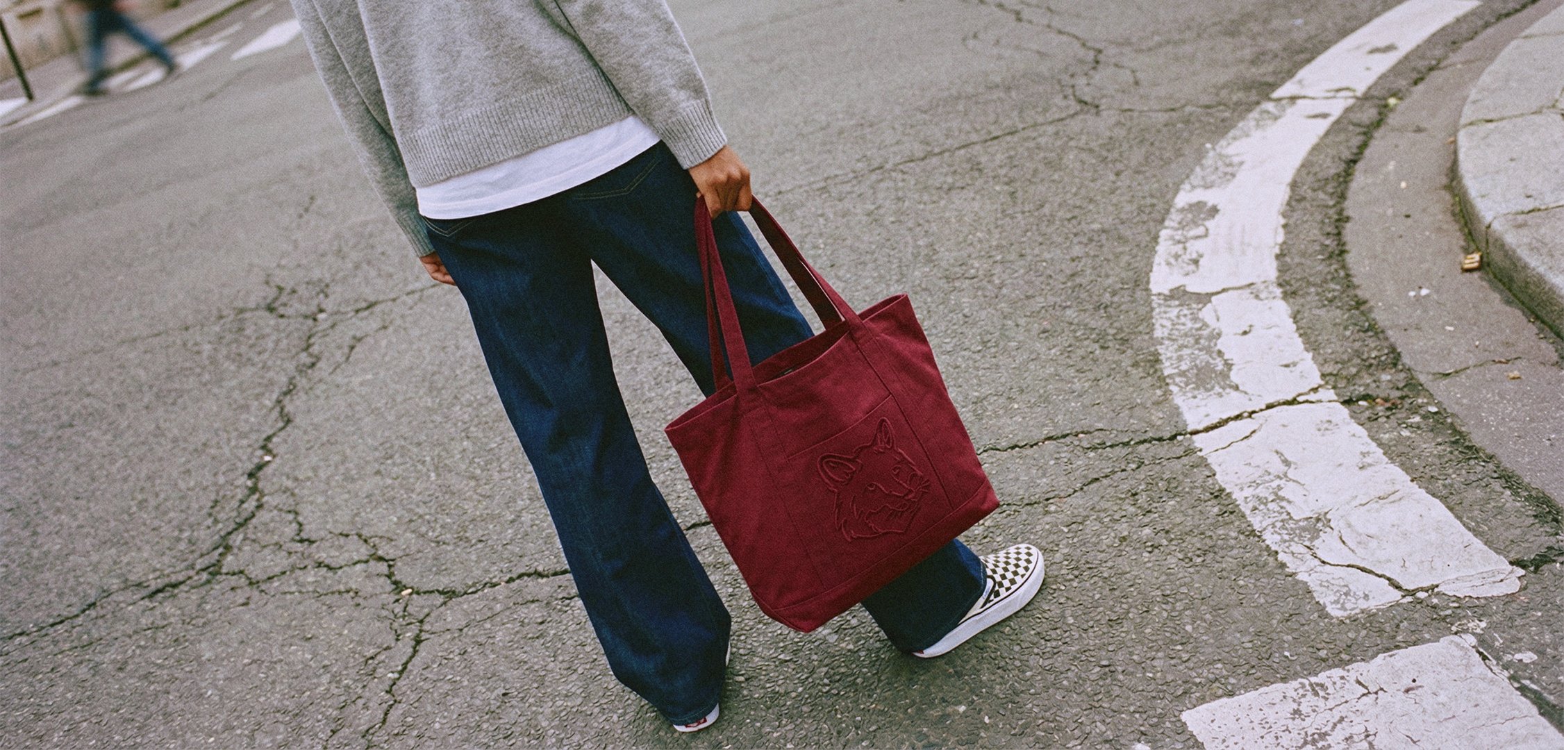 Burgundy bags trend